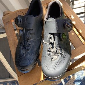 Shimano XC7 blue/black bike shoes size:44 standard. Worn 5 times, like new.